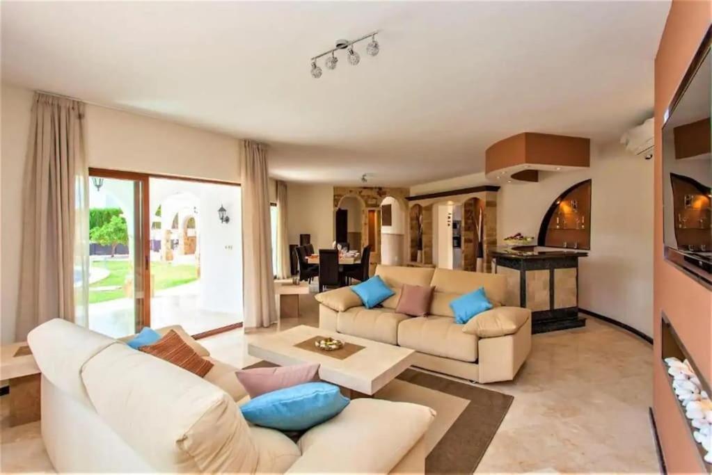 Summer Offers! Fabulous Luxury Villa Near The Beach Sleeps 8 Benalmádena Buitenkant foto