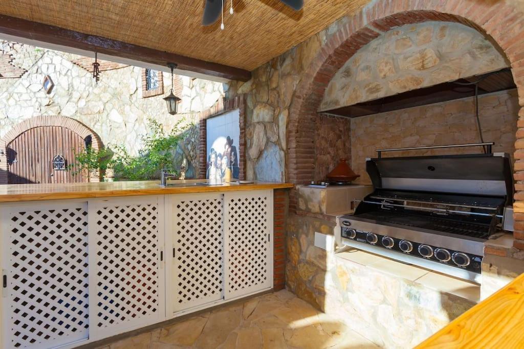 Summer Offers! Fabulous Luxury Villa Near The Beach Sleeps 8 Benalmádena Buitenkant foto