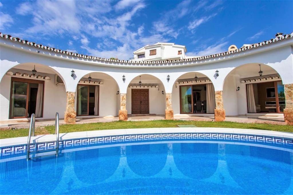 Summer Offers! Fabulous Luxury Villa Near The Beach Sleeps 8 Benalmádena Buitenkant foto