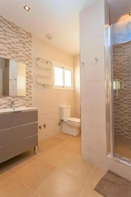 Summer Offers! Fabulous Luxury Villa Near The Beach Sleeps 8 Benalmádena Buitenkant foto