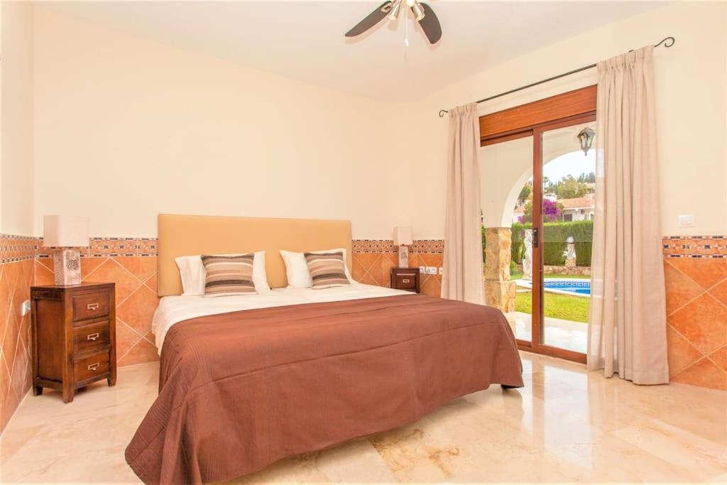 Summer Offers! Fabulous Luxury Villa Near The Beach Sleeps 8 Benalmádena Buitenkant foto