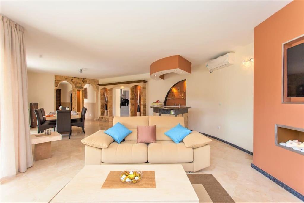 Summer Offers! Fabulous Luxury Villa Near The Beach Sleeps 8 Benalmádena Buitenkant foto