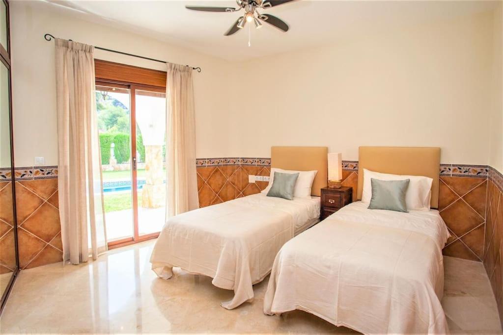 Summer Offers! Fabulous Luxury Villa Near The Beach Sleeps 8 Benalmádena Buitenkant foto